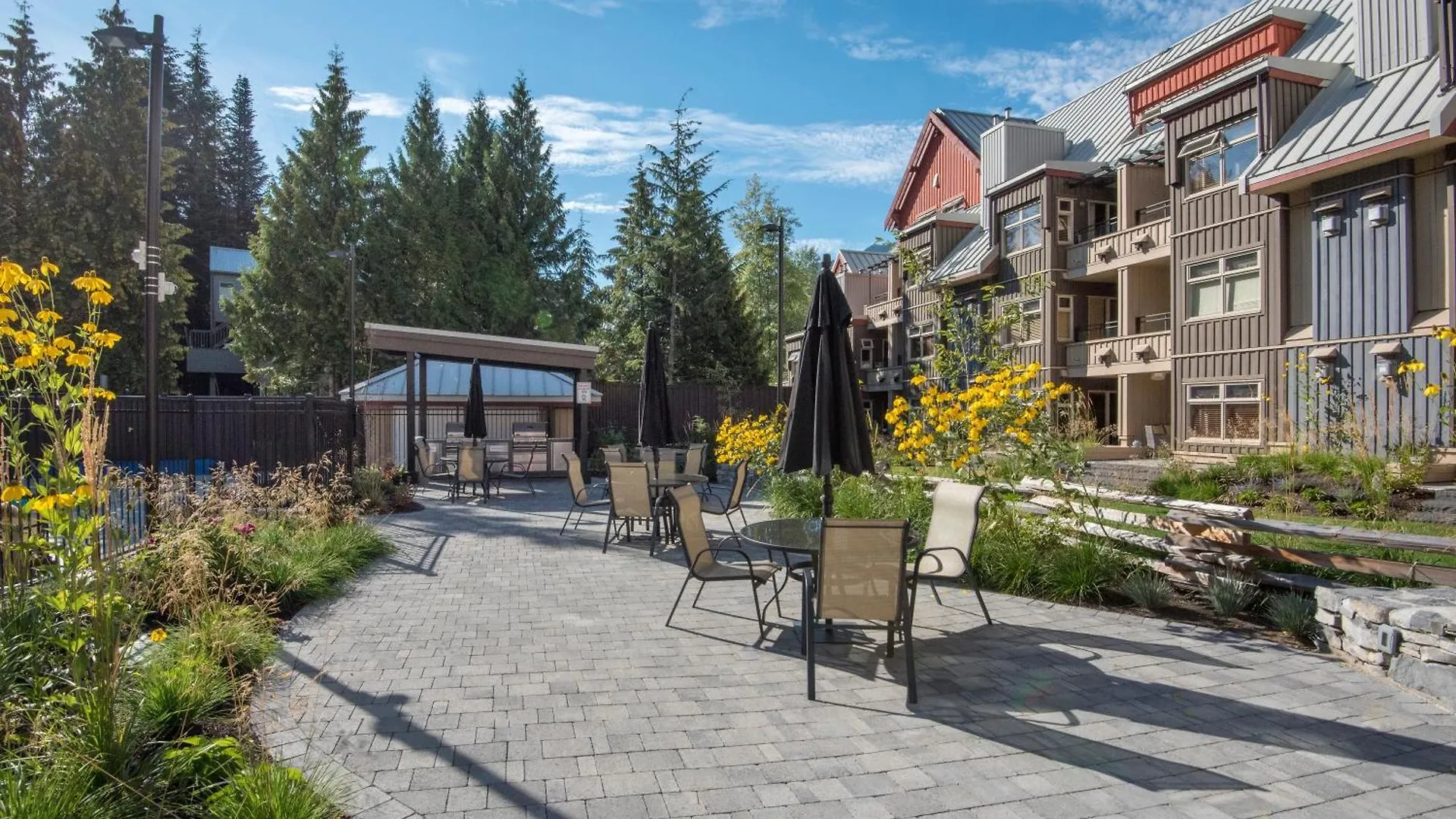 Lake Placid Lodge By Whiski Jack Whistler Apartment